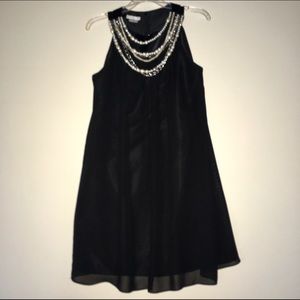 👗London Times LBD with Pearl Necklace attached👗